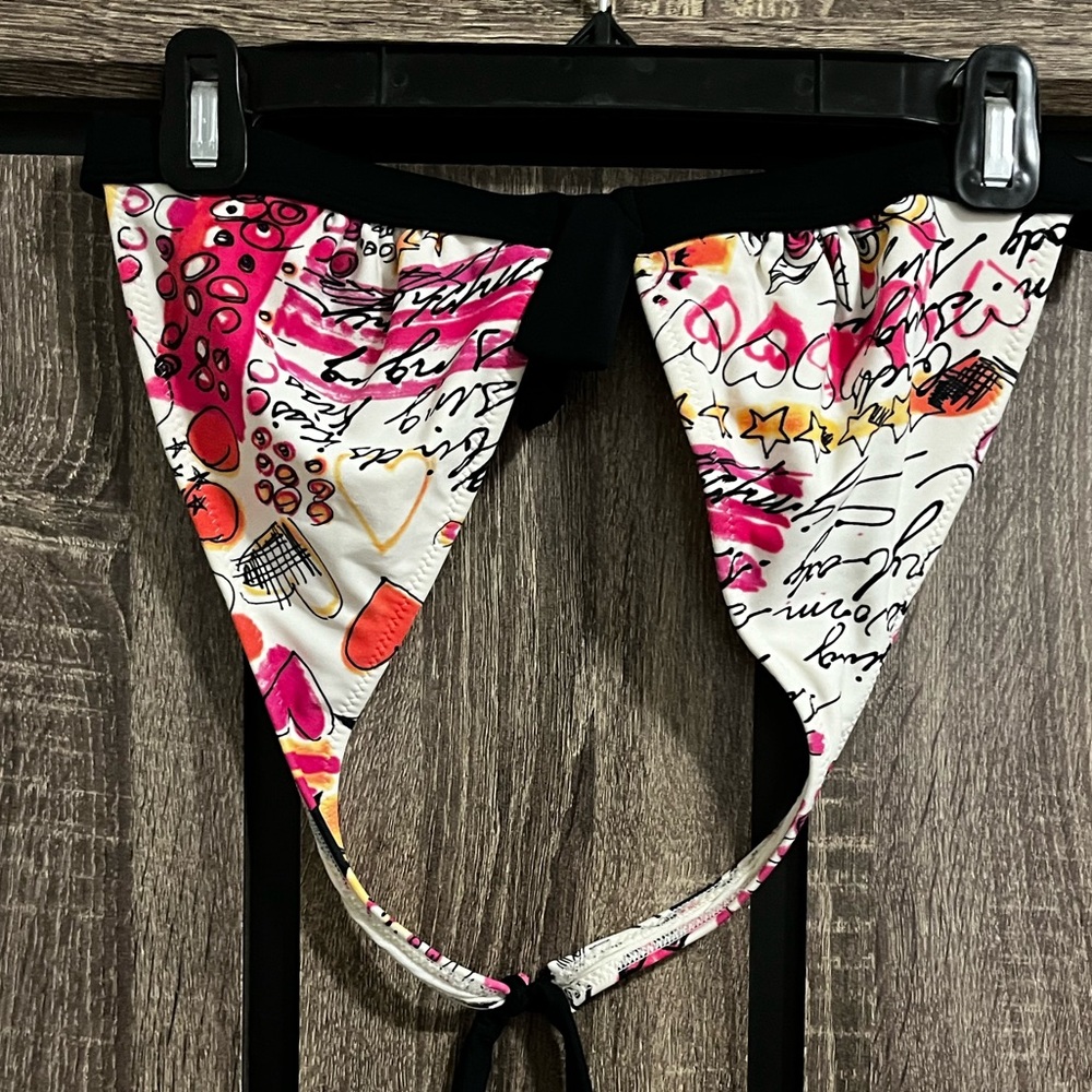 Victoria’s Secret Pink triangle bikini top. ~Size Large~